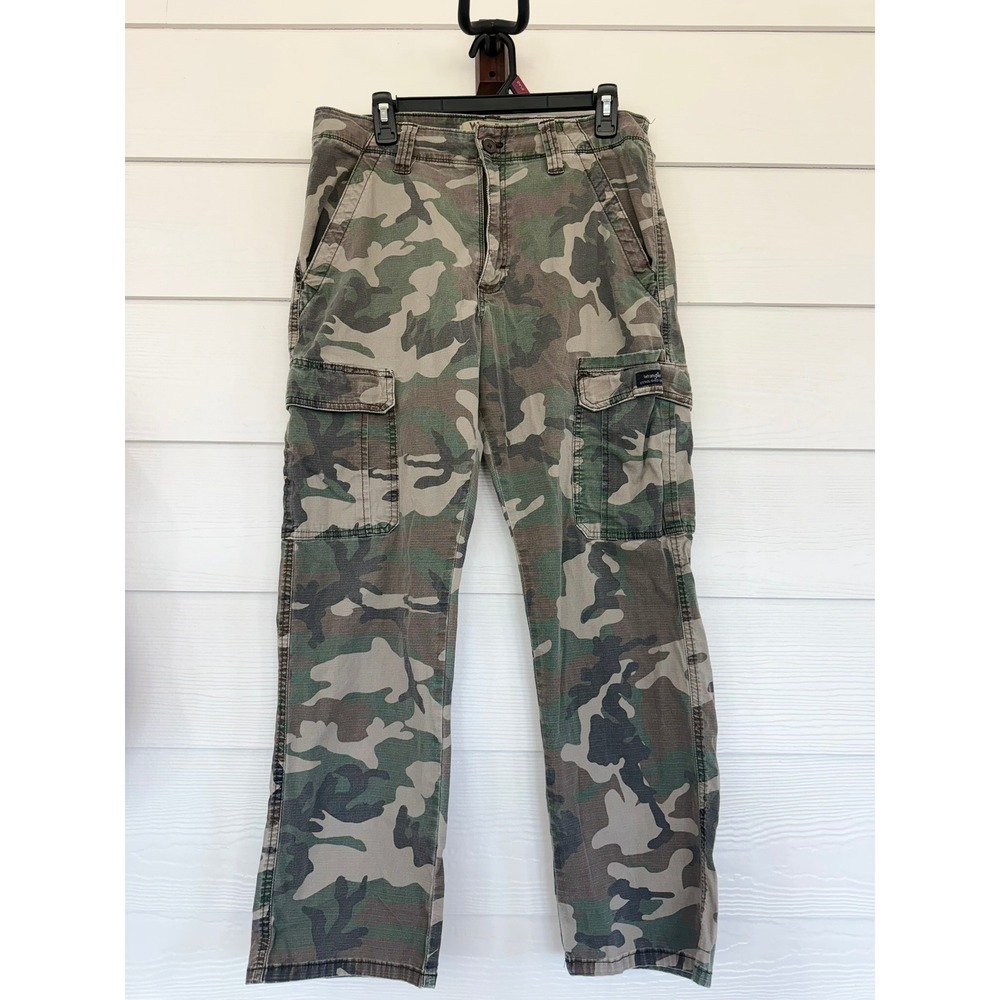 V- 42- Wrangler Authentics Mens Camo Cargo Pants 32x30 Green Brown Distressed